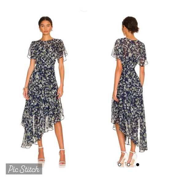 Astr Dresses & Skirts - Astr the label flutter sleeve floral maxi dress